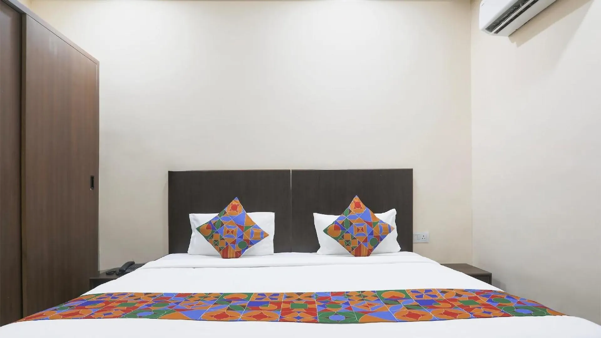 Fabhotel Bliss Premium غورغاون 3*,  الهند